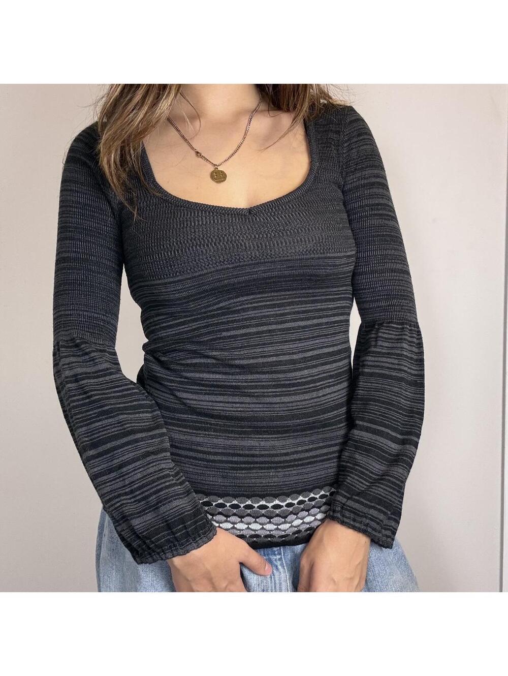 Vintage Decree scoop / v neck sweater with puffy sleeves! womens size xs y2k